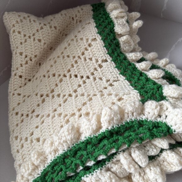 Vintage Crochet Blanket Throw Handmade Creamy White With Green Trim Immaculate - Picture 3 of 11